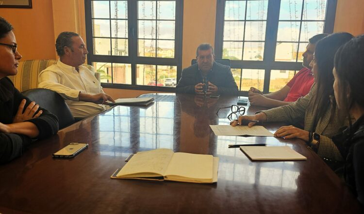 El Ayuntamiento de Antigua comienza las reuniones vecinales y técnicas para impulsar actuaciones en Salinas del Carmen