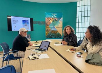 La Reserva de la Biosfera acuerda con la Asociación Red Rural implementar el ecoturismo en la Isla