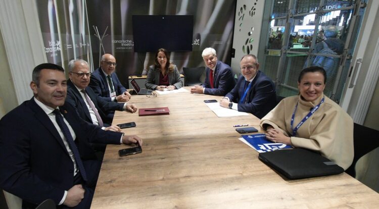 Lola García asume la presidencia de la FECAI llamando al trabajo conjunto en asuntos prioritarios para el Archipiélago