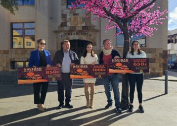 Modas Emma en Antigua gana el Concurso de Escaparates Navidad en cada rincón