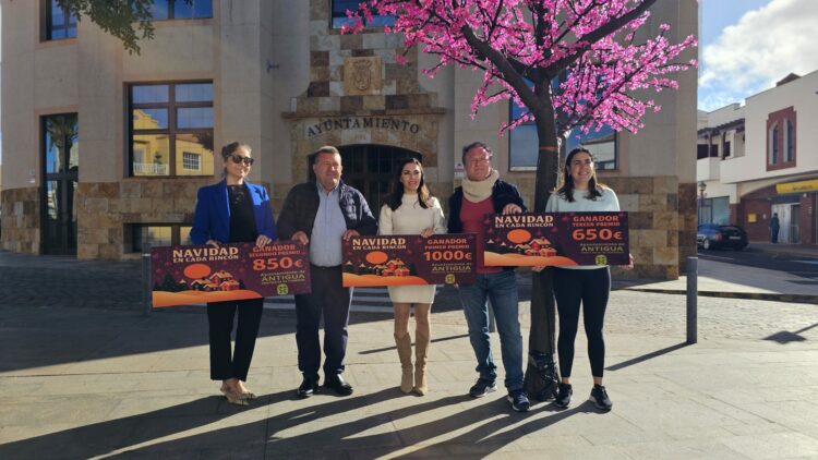 Modas Emma en Antigua gana el Concurso de Escaparates Navidad en cada rincón