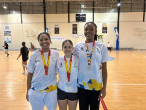 Marbelys Reyes, Daniela Fernández y Ogheneyoma Orhonigbe (subcampeona juvenil)