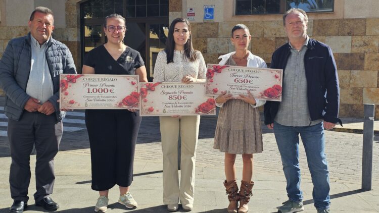 Antigua entrega 2.500 euros en premios al comercio local por decorar San Valentín