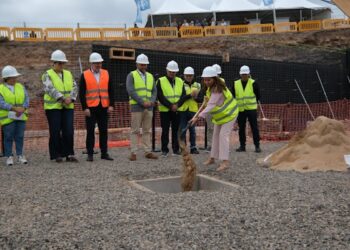 El Cabildo de Fuerteventura coloca la primera piedra de la Residencia Sociosanitaria de Gran Tarajal