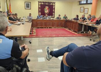 Ayuntamiento de Antigua y Policía Local cierran un acuerdo en el cumplimiento del servicio