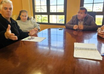 En Antigua las Comisiones de Fiestas organizan y el Ayuntamiento paga