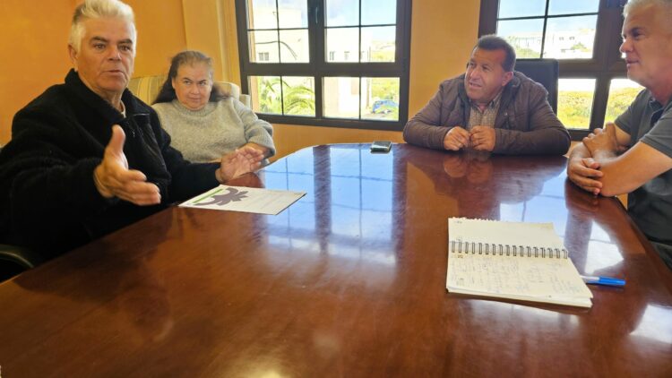 En Antigua las Comisiones de Fiestas organizan y el Ayuntamiento paga