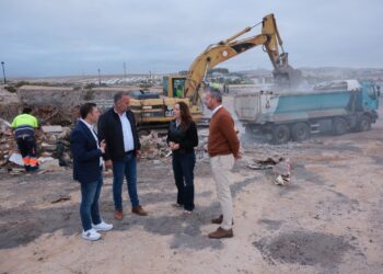 El Ayuntamiento de Pájara y el Cabildo de Fuerteventura finalizan los trabajos de recogida de escombros en Costa Calma