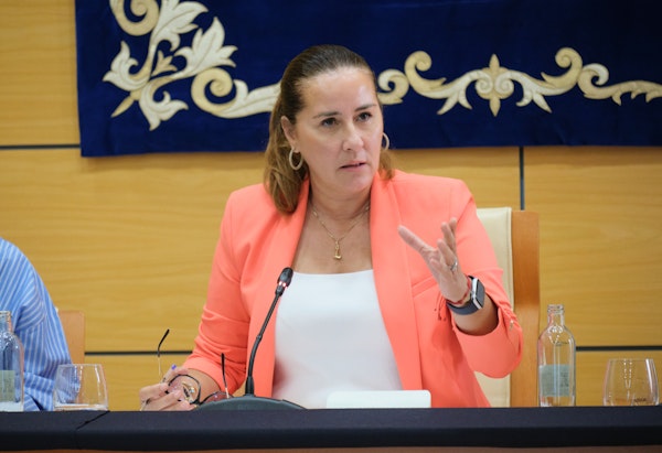 Lola García pide que las islas queden exentas del incremento de las tasas aeroportuarias