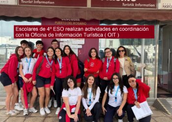 Escolares de 4º ESO realizan actividades en coordinación con la Oficina de Información Turística