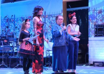 Morro Jable arranca el carnaval con el pregón más multitudinario de los últimos años