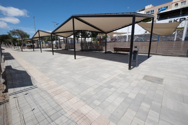 El Cabildo renovará la iluminación del paseo marítimo de Puerto del Rosario con alumbrado fotovoltaico