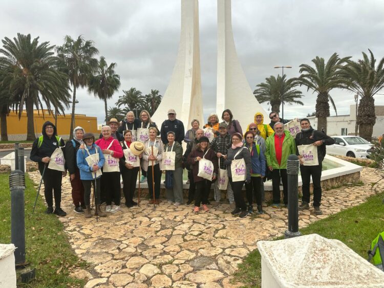 Caminando por la Igualdad en las rutas de senderismo de Antigua