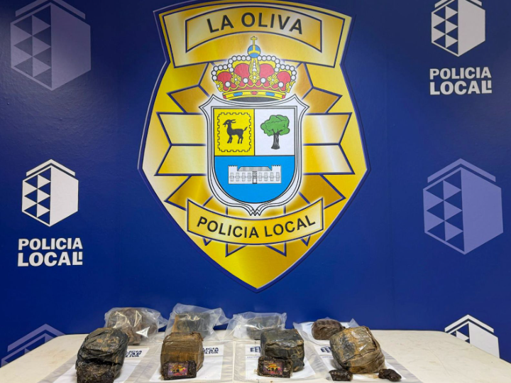 La Policía Local de La Oliva localiza más de 10 kg de hachís en el litoral del este del municipio gracias a la colaboración ciudadana