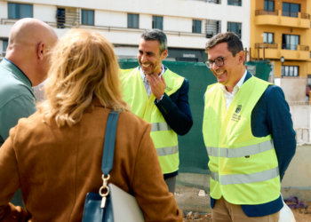 La Oliva y Gobierno de Canarias aprueban el proyecto para la creación de un carril bici y pantallas acústicas entre La Capellanía y Corralejo