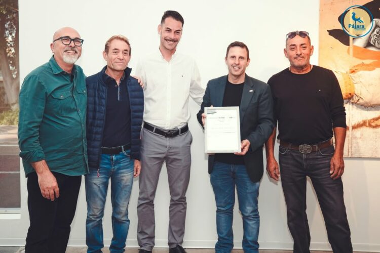  ‘Por fin’ se despide en directo: Un desmontaje abierto al público convierte el cierre en un acto artístico único 