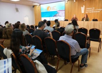 El Cabildo de Fuerteventura impulsa la estrategia de descarbonización del sector turístico de la isla