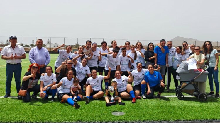 Las guerreras del CD Atlético Balompédica de Antigua Campeonas de Liga y suben a Preferente