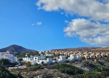 El Ayuntamiento adjudica la gestión del servicio de mantenimiento y limpieza de la red de alcantarillado de Esquinzo