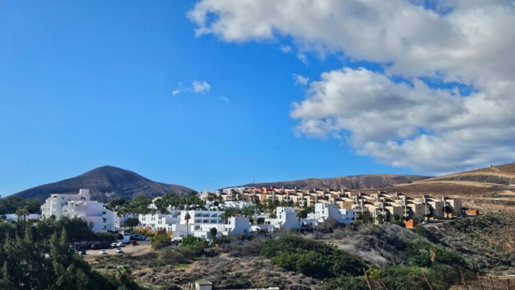 El Ayuntamiento adjudica la gestión del servicio de mantenimiento y limpieza de la red de alcantarillado de Esquinzo