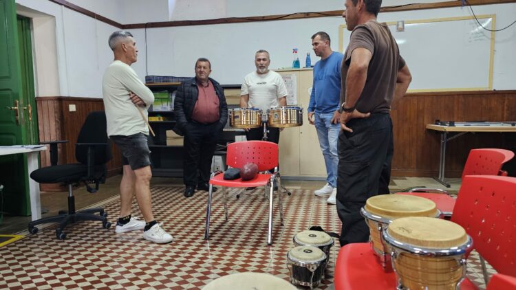 La Escuela Municipal de Música de Antigua y sus cerca de cien estudiantes a ritmo forte y crescendo