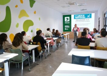 Los jóvenes del programa NOE se forman en servicio público y habilidades personales para el empleo