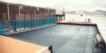 Pájara ejecuta reparaciones en el CEIP Pájara tras detectarse filtraciones en las cubiertas
