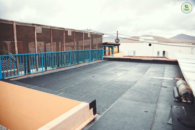 Pájara ejecuta reparaciones en el CEIP Pájara tras detectarse filtraciones en las cubiertas