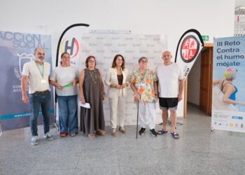 Fuerteventura se suma al tercer reto ‘Contra el Humo, Mójate’ de la Asociación Española Contra el Cáncer