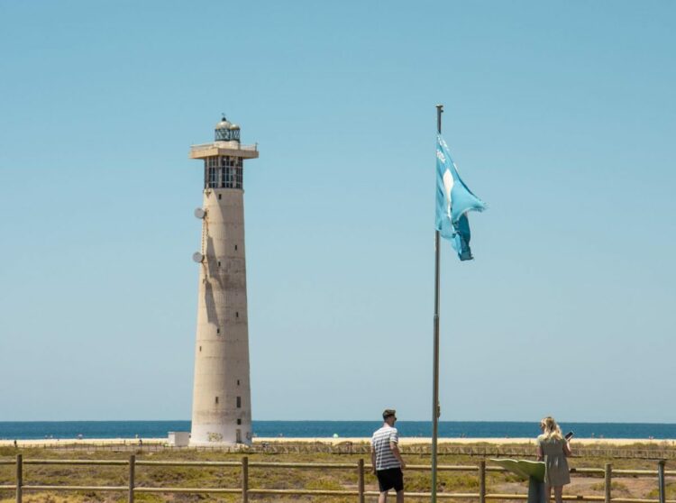 Cuatro playas de Pájara mantienen la Bandera Azul que reconoce la calidad de sus aguas y sus servicios