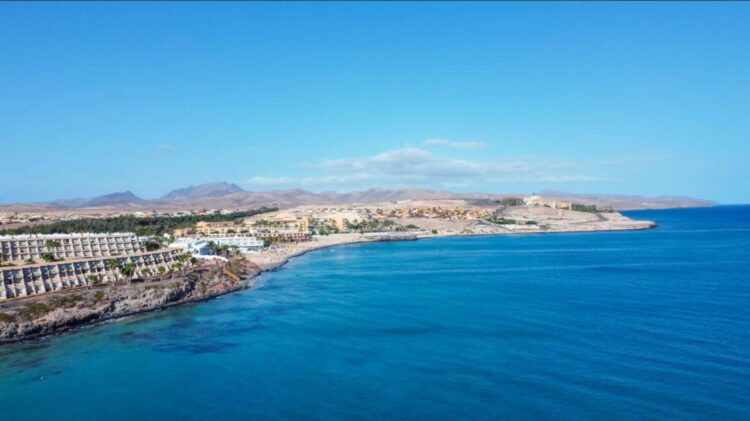 El Ayuntamiento de Pájara sustituirá 52 arquetas para mejorar la seguridad y la imagen de las aceras en Costa Calma