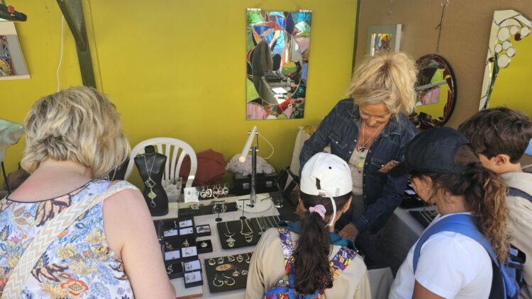 Los peques, los grandes admiradores de la artesanía