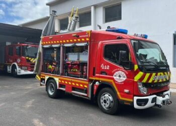Pájara incorpora un novedoso camión de bomberos capaz de acceder a vías más estrechas