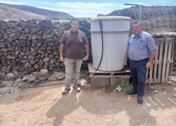 El Ayuntamiento de Antigua compra tres depósitos de agua para los ganaderos
