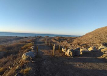 El Ayuntamiento de Pájara se opone al cierre del acceso de vehículos a la playa del Salmo 