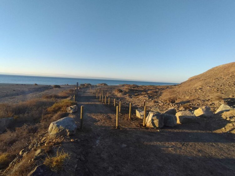 El Ayuntamiento de Pájara se opone al cierre del acceso de vehículos a la playa del Salmo