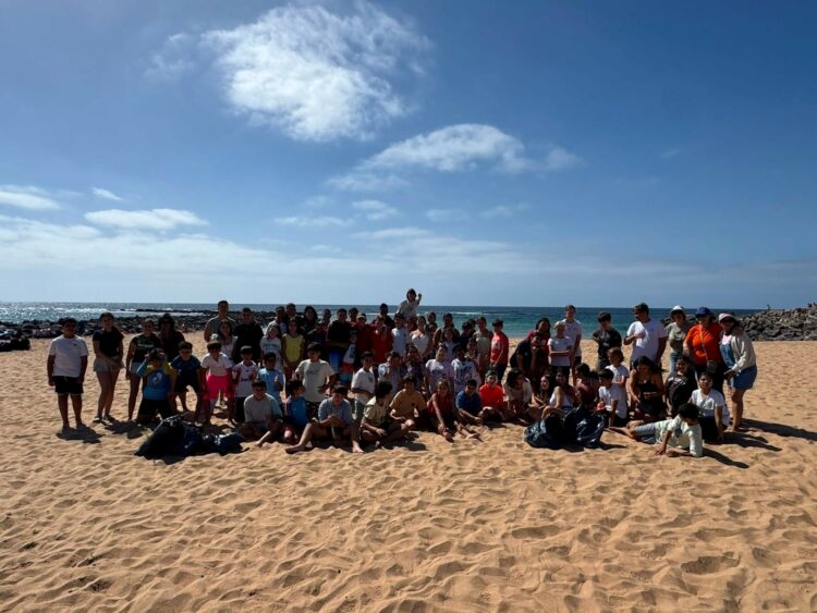 Encuentro del alumnado de 6.º de Primaria en la Playa de La Guirra