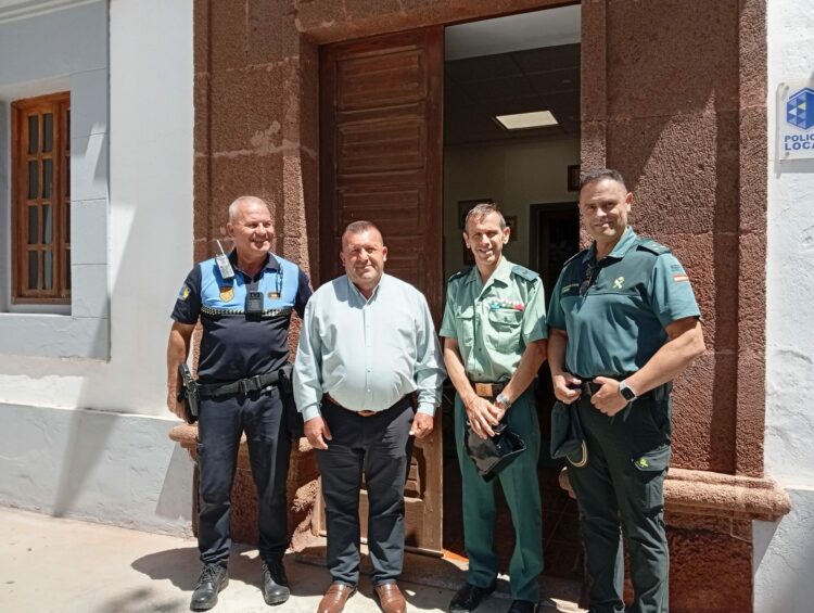Nueva reunión de coordinación de actuaciones de la Guardia Civil con la Policía Local de Antigua