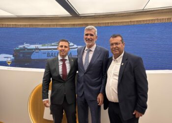 El Ayuntamiento de Pájara celebra la mejora de la conexión marítima en el puerto de Morro Jable
