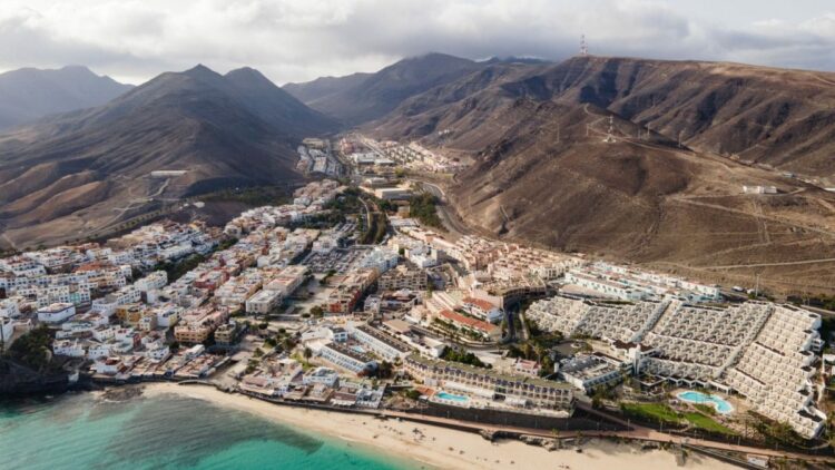 Los vecinos y las vecinas de Pájara podrán tramitar la renovación del DNI y pasaporte sin salir del municipio