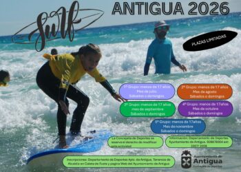 El Ayuntamiento de Antigua organiza cursos de surf gratuitos hasta noviembre