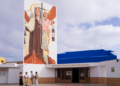 Turismo y Festejos La Oliva rinden homenaje a la Virgen del Carmen con un mural en la Iglesia de Corralejo