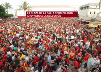 LA PLAZA DE LA PAZ A TODO PULMÓN APOYANDO A LA SELECCIÓN