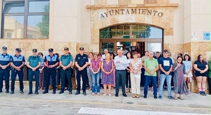 El Ayuntamiento de Antigua acoge el acto institucional contra la violencia machista