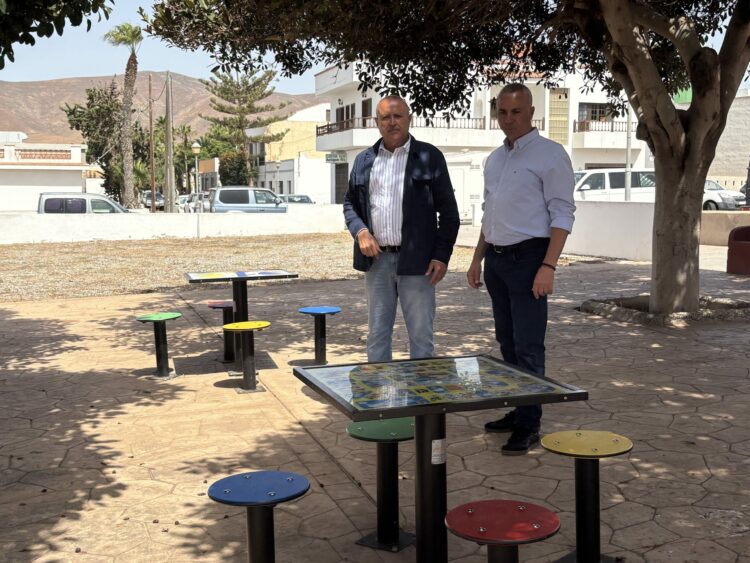 Antigua estrena un parque infantil y de calistenia para el disfrute de las familias 