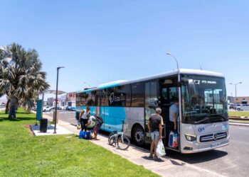 Parada de guaguas en el polígono Industrial de Nuevo Horizonte | Cabildo Fuerteventura