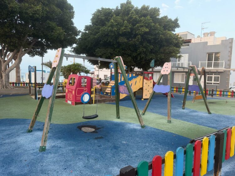 El Ayuntamiento de Pájara renovará íntegramente el parque infantil de La Lajita con una inversión de 160.000 euros