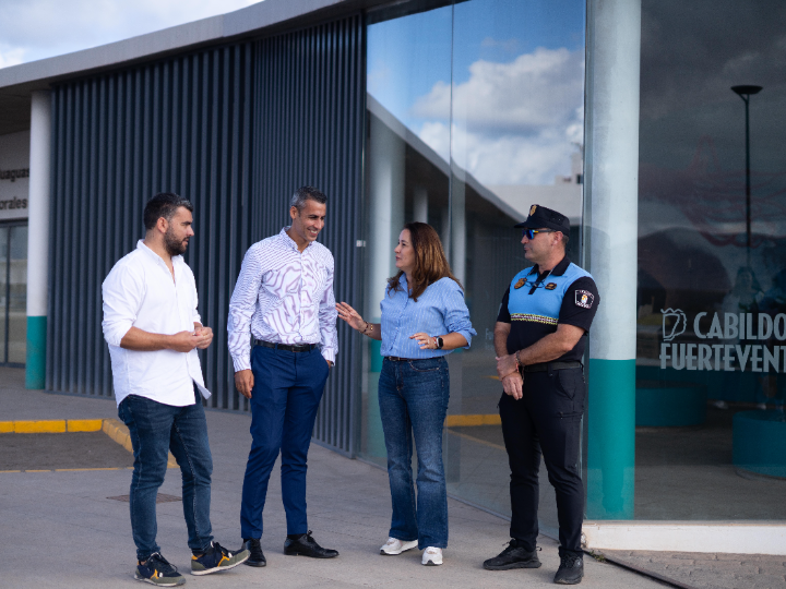 La Oliva inaugura la primera oficina de Policía Local en El Cotillo en la víspera del primer fin de semana del Buen Viaje 2026