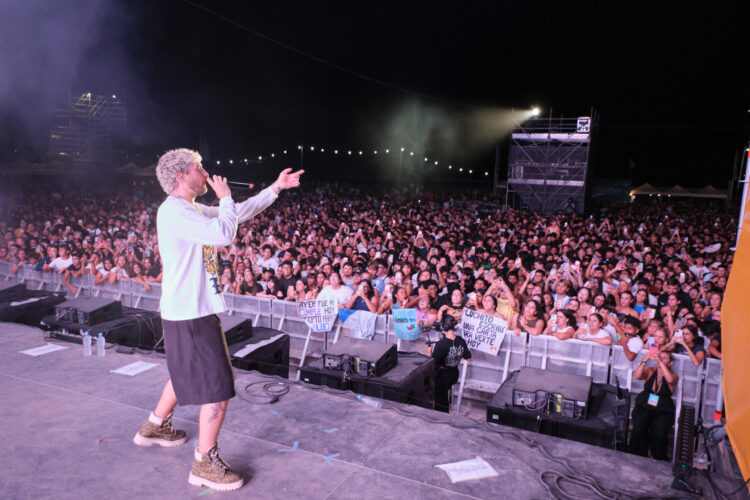 Más de 10.000 personas disfrutan de la Beach Party en la playa de Caleta de Fuste