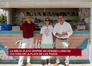 La Biblio-playa despide un verano lleno de cultura en la Playa de Los Pozos